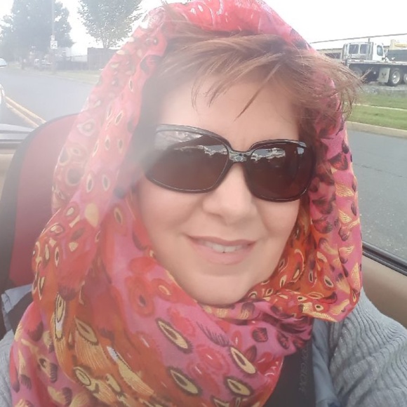 Meet your Posher, Sunny - Picture 4 of 4